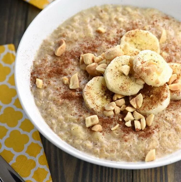 Как вкусно приготовить кашу. Porridge Геркулес. Геркулесовая каша и овсянка. Овсянка Oatmeal. Каша из овсяных хлопьев.