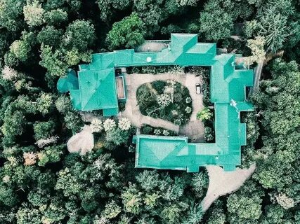 Резиденция папы 7 букв