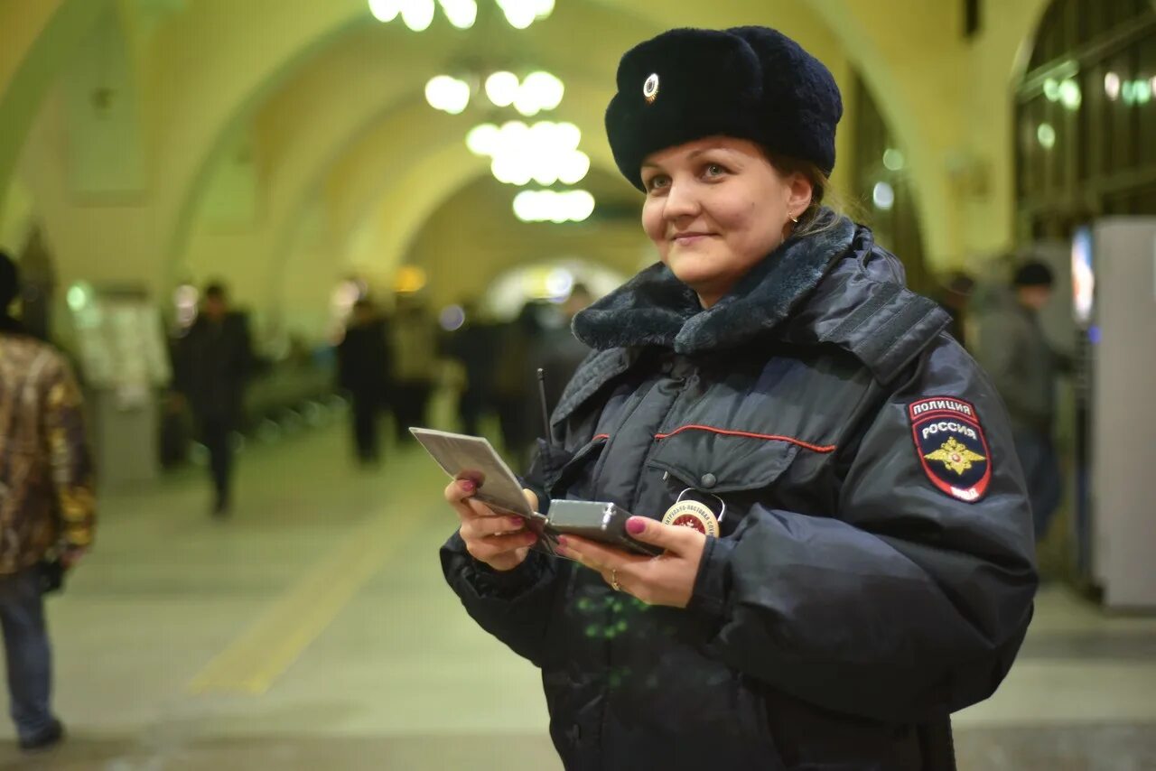 Усилена безопасность москвы. Транспортная полиция. Форма транспортной безопасности. Форма полиции метрополитена. Форменная одежда транспортной безопасности.