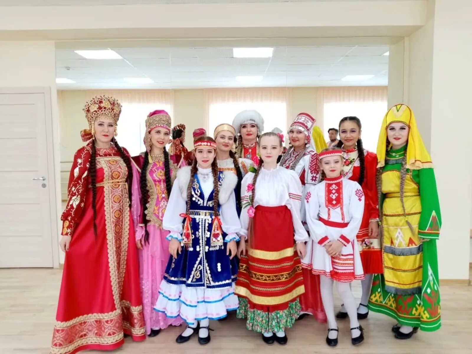 Костюмы народов башкортостана. Костюмы народов башкирии. Народы башкортостана. Национальные костюмы башкортостана. Костюмы народов республики башкортостан.