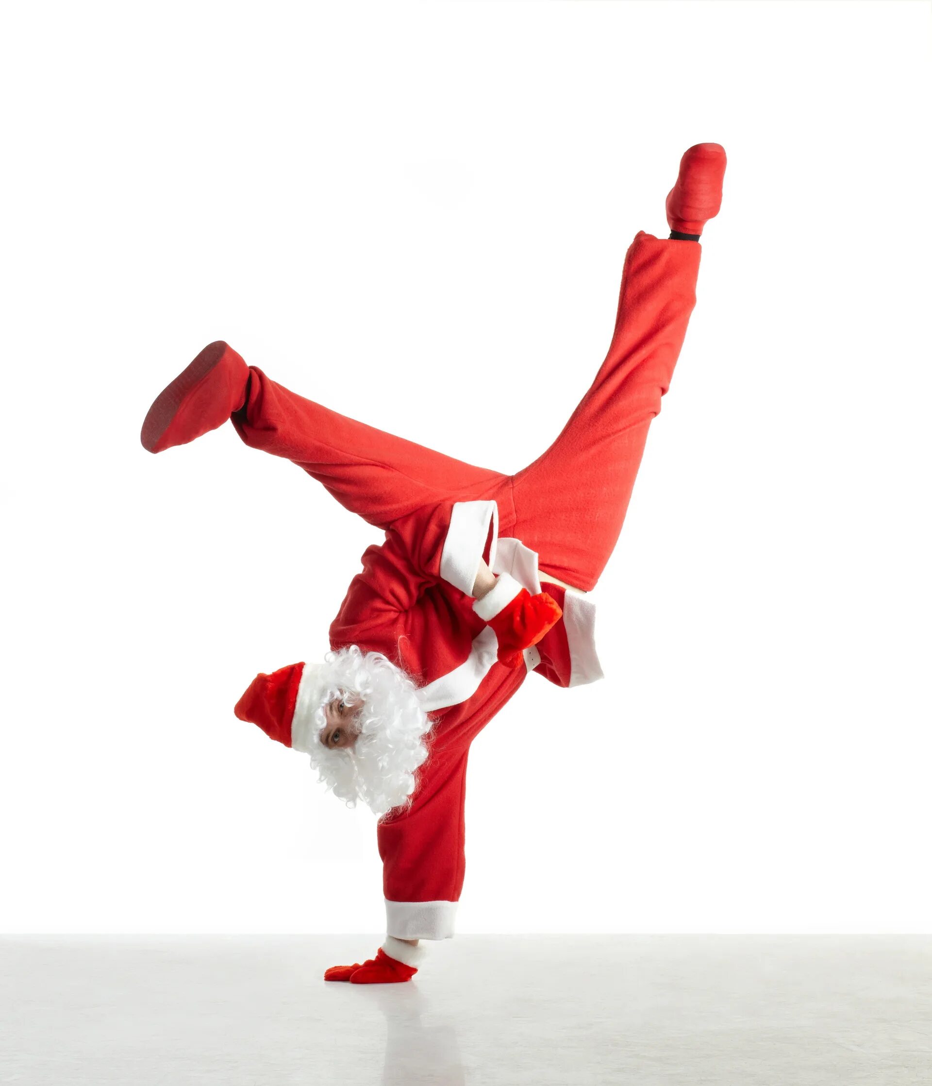 Новый год спортсмена. Спортивный новый год. Новогодние танцы. Спортивный дед Мороз. Танцующий дед Мороз.