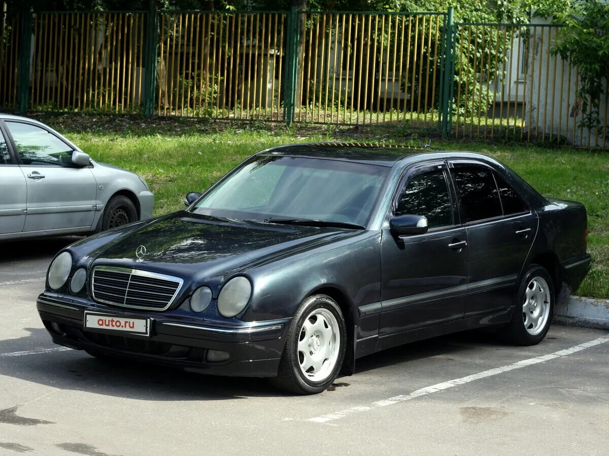 Машинка мерседес 2000. Мерседес е210 2000. Mercedes Benz e 280 II w210. Мерседес 210 2000г. Mercedes e class 2000.