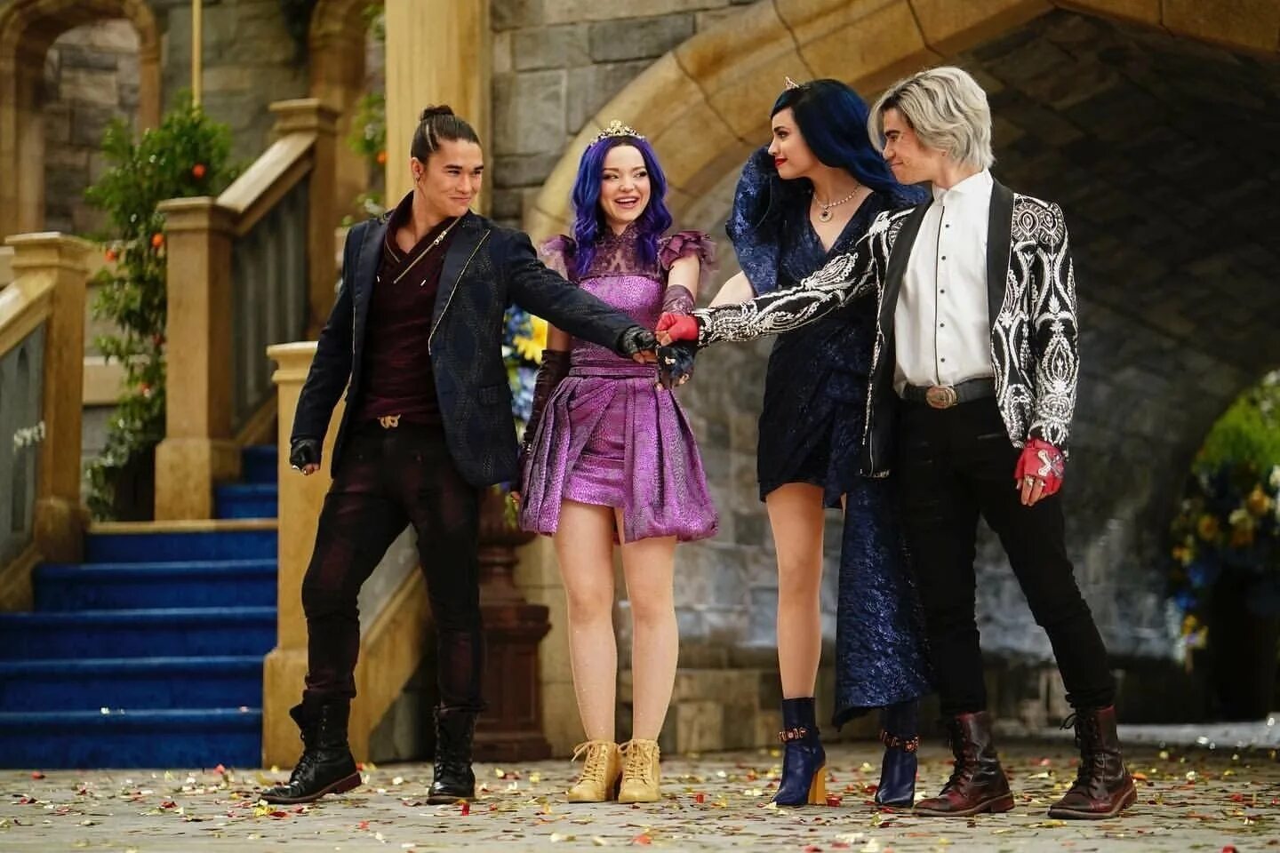 Наследники 1 иви и Карлос. Наследники Дисней Мэл. Наследники (descendants) 2015. Наследник от ненужной читать полностью