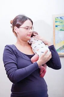 Столбиком новорожденного обязательно