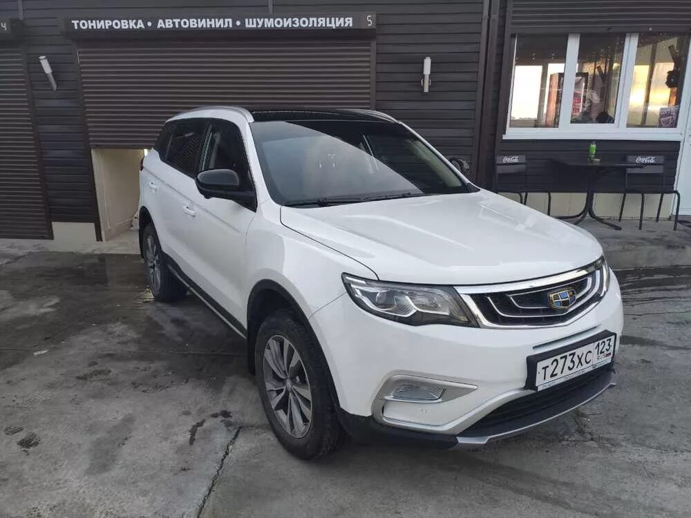 Купить б/у Geely Atlas I 2.4 AT (149 л.с.) бензин автомат в Коробово: чёрный Джи