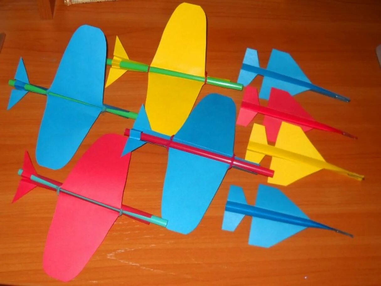 Самолет технология 4 класс. Поделка самолет. Самолёт из картона для детей. Объемная поделка самолет. Поделка самолет из картона.