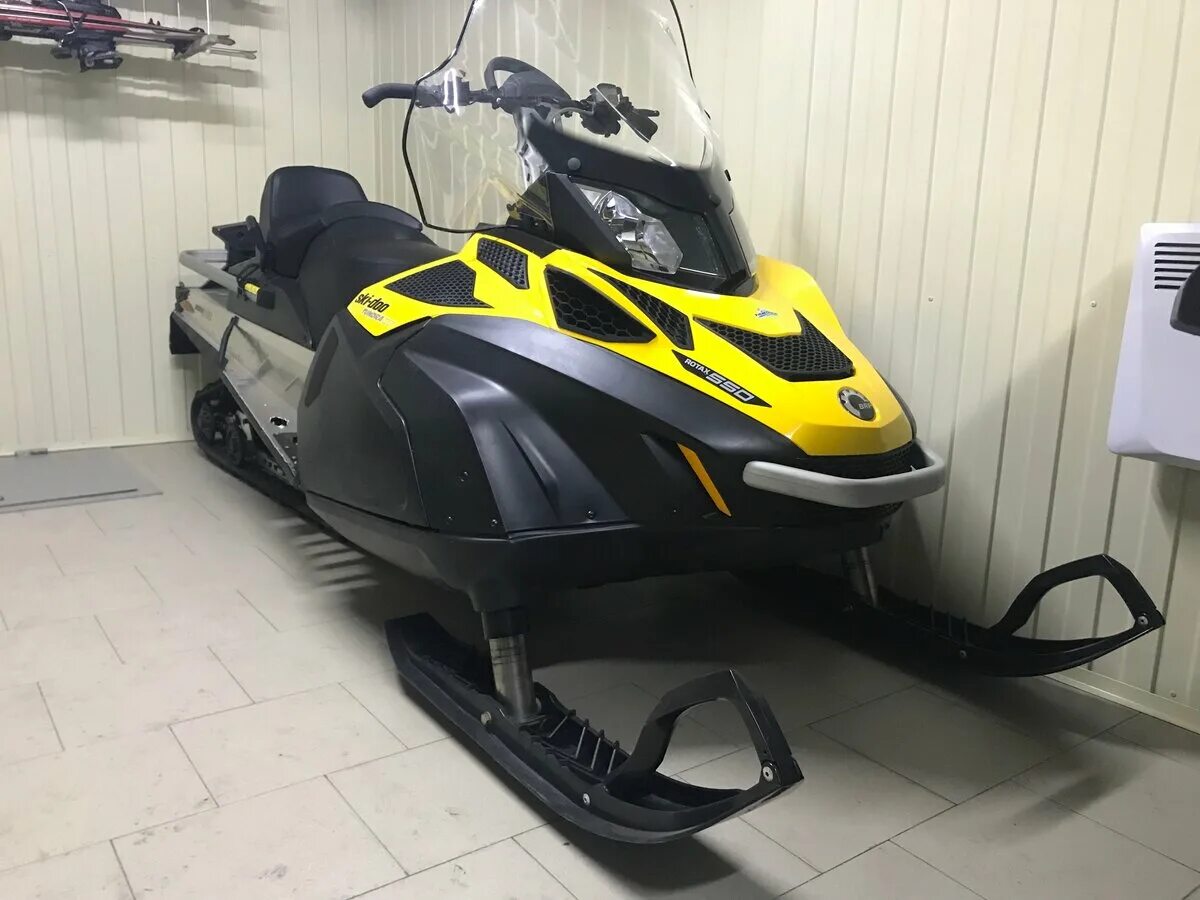 Brp ski doo tundra. Ski doo tundra 550. Ski doo skandic 550. Ski doo 550 снегоход skandic. Brp 550 снегоход.