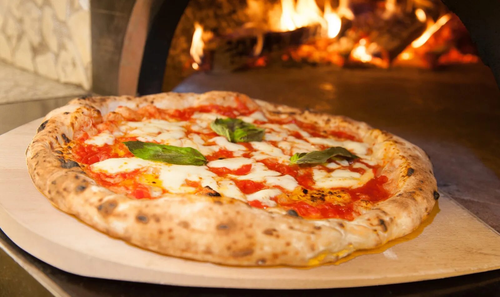 Детские комбо наборы в пиццерии. Федерация пицца акробатики. Комбо пицца пепперони маргарита. Топ 5 пицц. Сочная пицца.