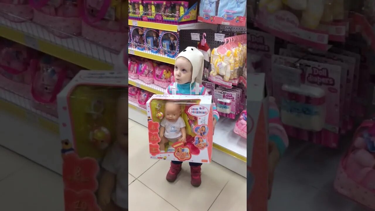 Кукла кушает ходит в туалет