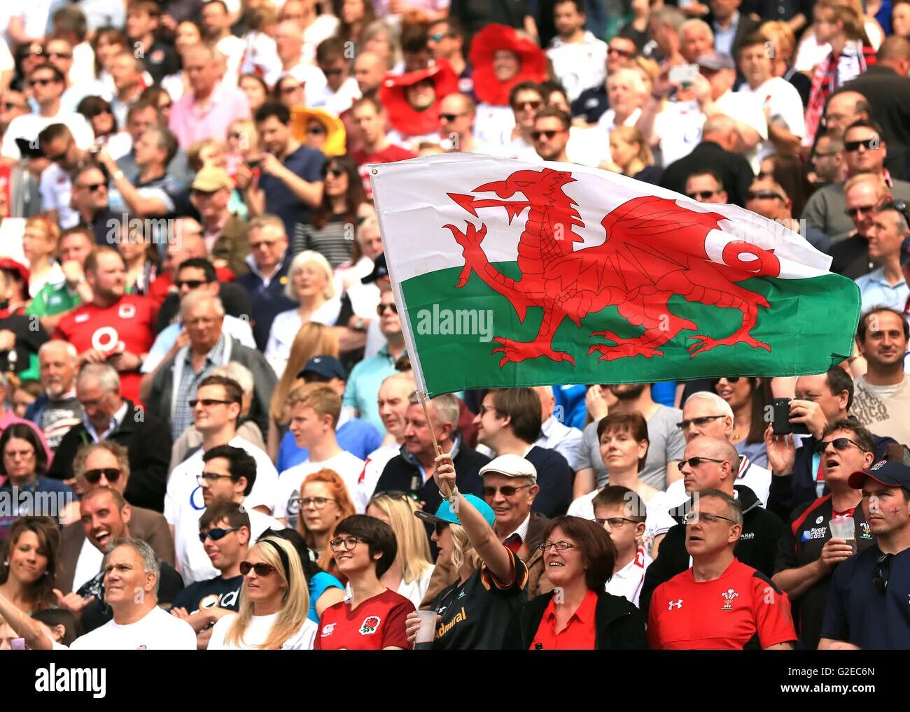 People in wales speak. Уэльс люди. Праздник святого давида в уэльсе. Валлийский язык алфавит. Население уэльса.