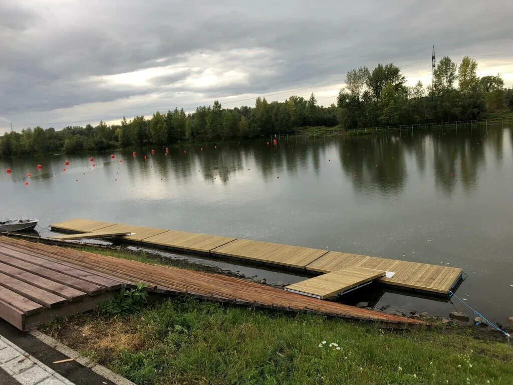 Причалы по каналу. Шлюз канал им москвы новосельцево. Небо с портом. Пристань для байдарок. Причал "новоспасский мост" (прибытие).