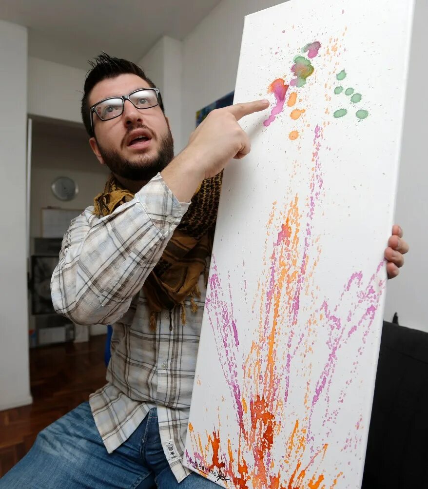 Художник револьд барышников. Юрий боксер художник. Kessler composition. He paints. David m.