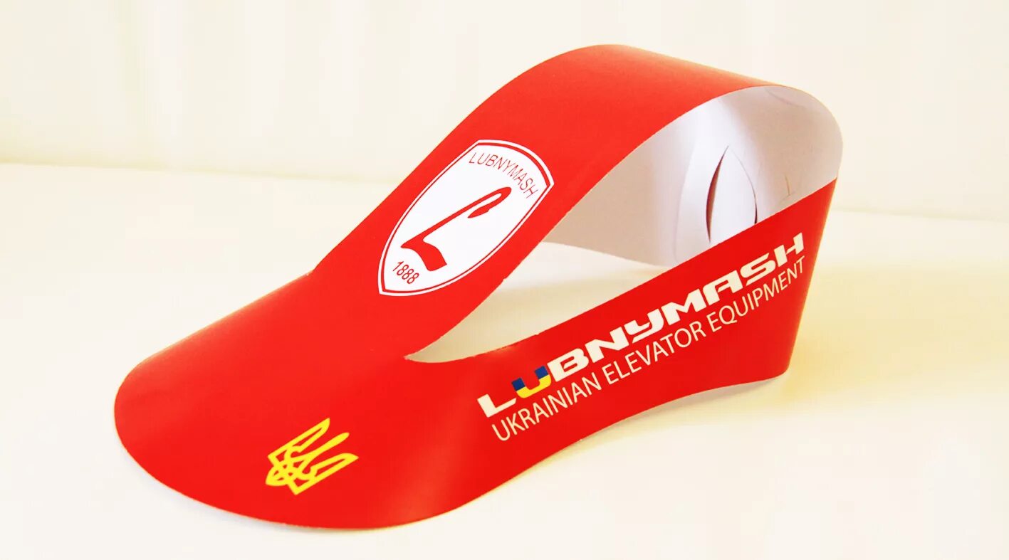 картонная кепка. картонный козырек. кепка из развертки. кепка из картона. лекала для кепки из бумаги.