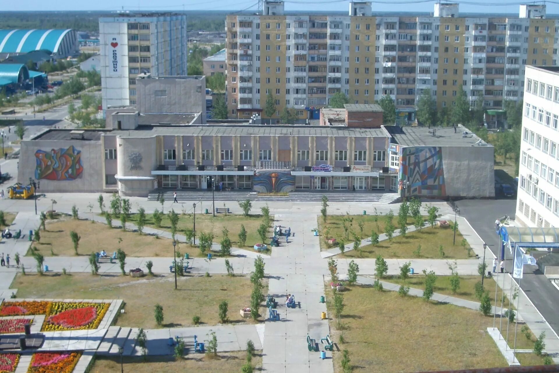 дк нефтяник радужный спектакли. хмао г радужный город нефтяников. дворец культуры нефтяника города радужного. дк города радужный хмао. дк города радужный хмао.