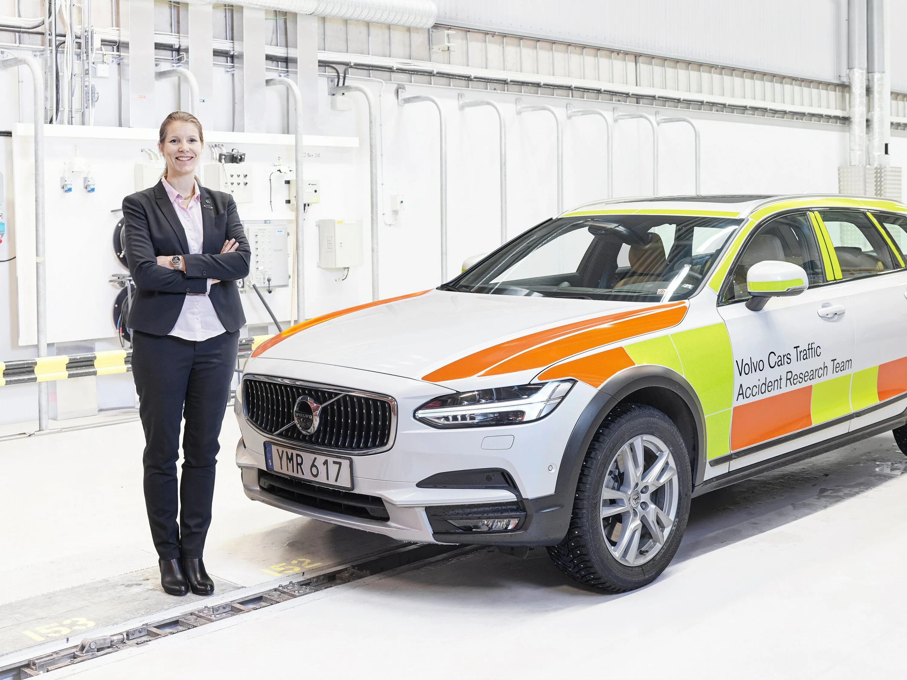 Volvo safety. Volvo crash test. Volvo слоган. Volvo safety. Пассивная безопасность автомобиля кузов.