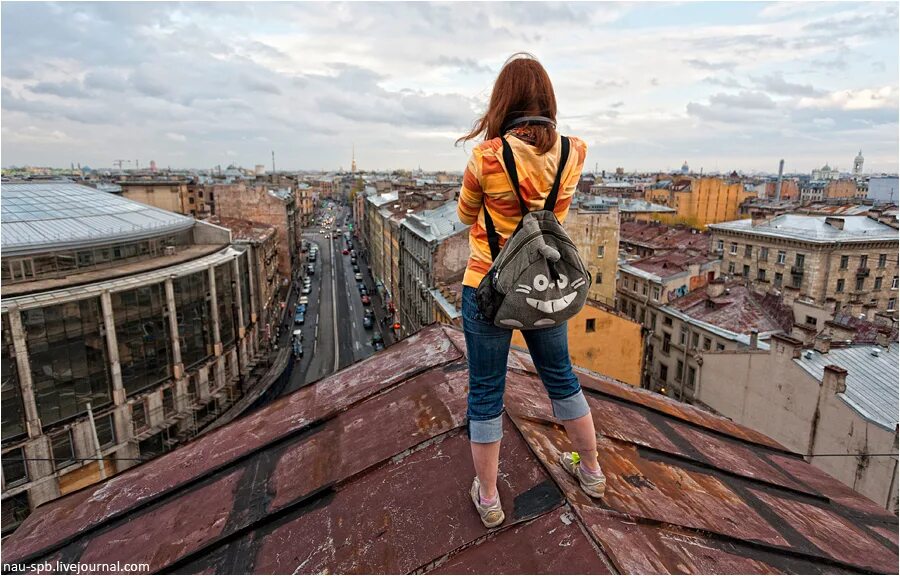 Руфинг в Санкт-Петербурге. Фотосессия на крыше. Руфинг - прогулки по крышам.. Фотосессия прогулка по Питеру.