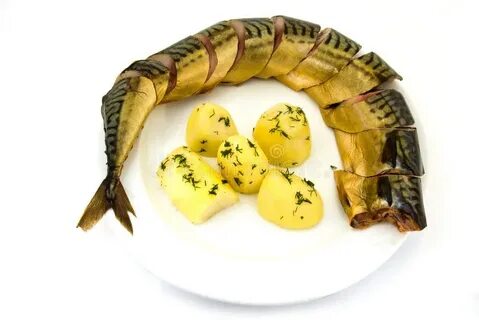 Скумбрия копченая с картошкой