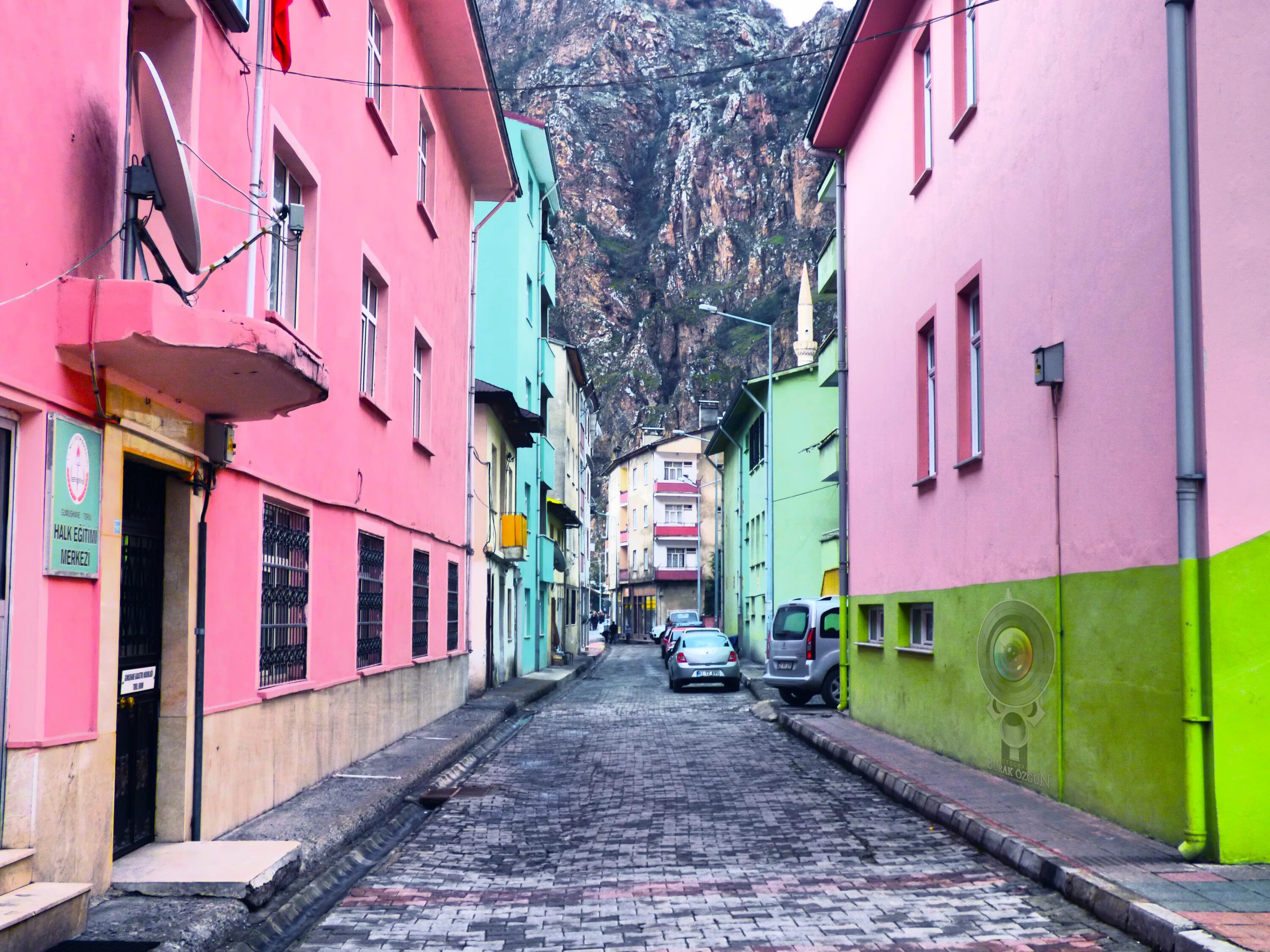 Улица Булгурджу Сокак. Типичная улица махалли. Podkonice duze город. Colorful Street. Color street