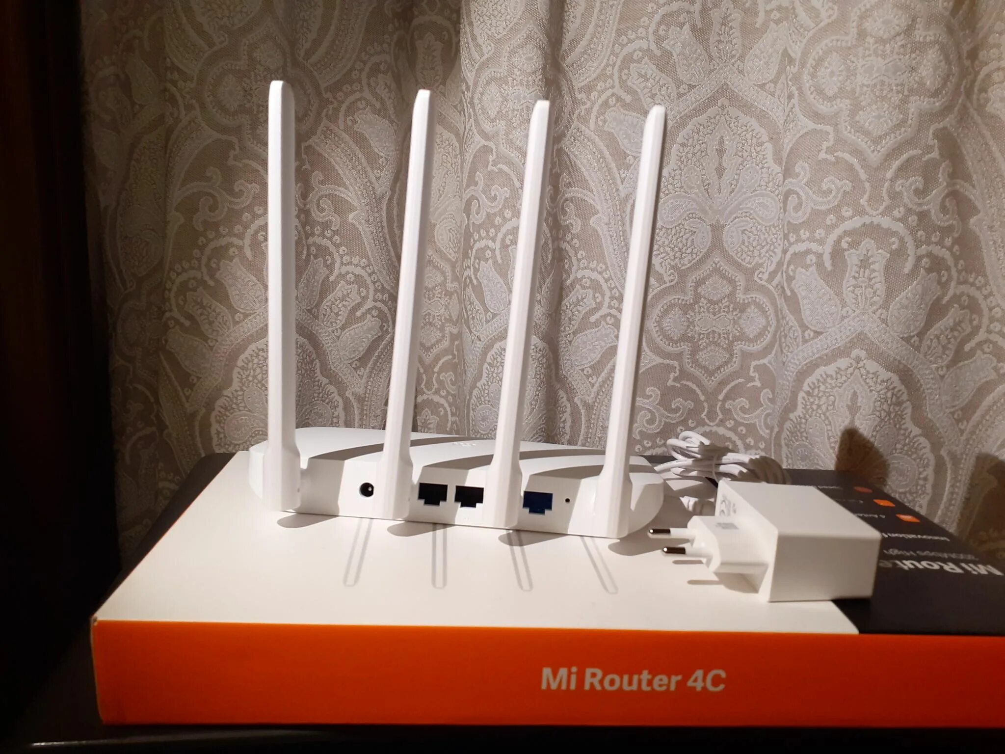 Xiaomi mi wi fi router 4c отзывы. Роутер xiaomi mi wi-fi router 4c dvb4209cn (белый). роутер беспроводной xiaomi mi wifi router 4c (4c) 10100base-tx, белый. xiaomi mi router 4c (dvb4231gl). маршрутизатор xiaomi mi router 4c (n300, fe, белый).