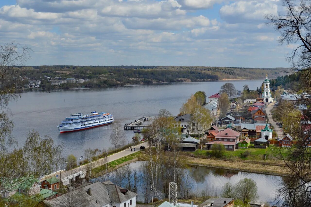 Плес Жемчужина Волги. Река Волга Плес. Плес Кострома. Плёс на Волге город.