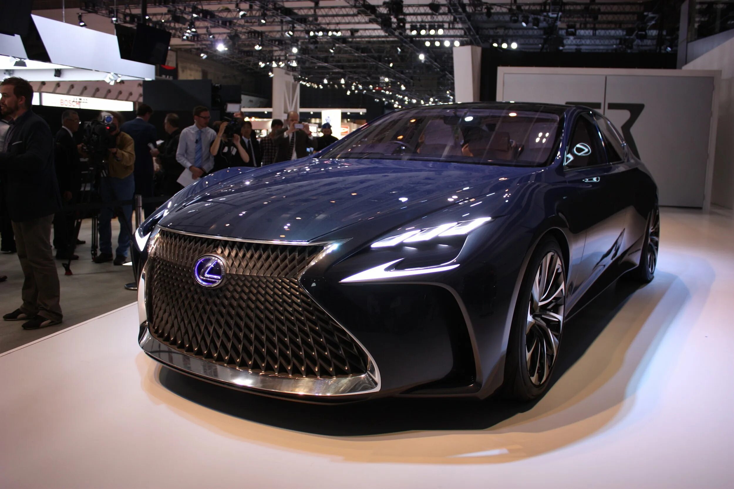 Lexus LF-FC. Лексус премиум класса 2020. Седан Лексус концепт 2019. Седан Лексус концепт LF-FC.