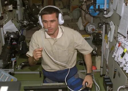 Космонавтов 107
