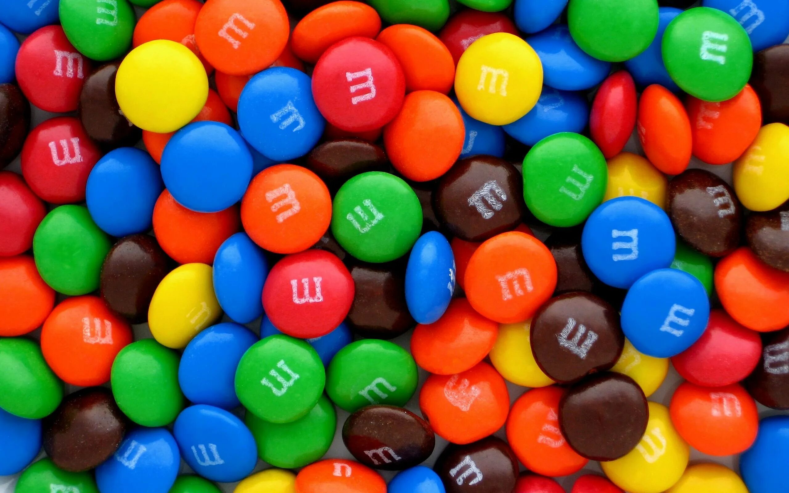 Эм энд ЭМС. Ммдемс конфеты. M&M’S. M MS конфеты. Слоган м м