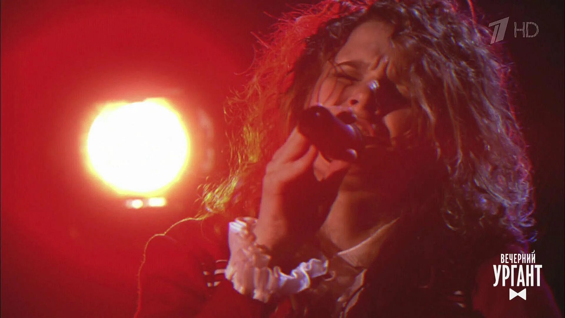 Монеточка на вечернем урганте. Монеточка ургант. Монеточка и иван ургант. Монеточка ургант. Монеточка вечерний ургант.