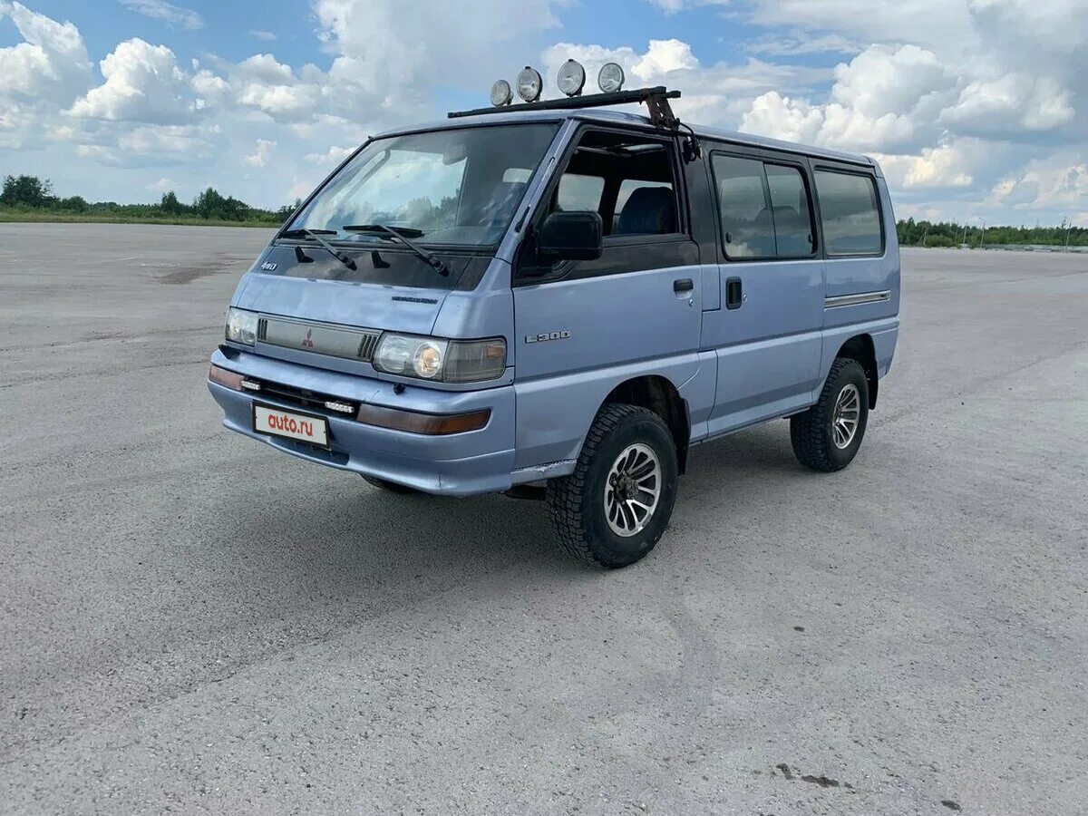 Mitsubishi Delica III. Mitsubishi Delica 3 поколение. Mitsubishi Delica d3. Митсубиси Делика 1 поколение.