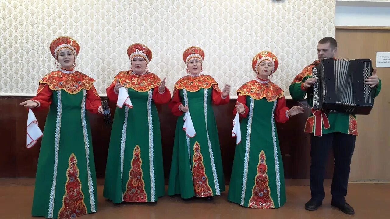 Ансамбль рябинушка песни. Фольклорный ансамбль рябинушка. Ансамбль рябинушка. Ансамбль рябинушка пермь. Ансамбль рябинушка песни.