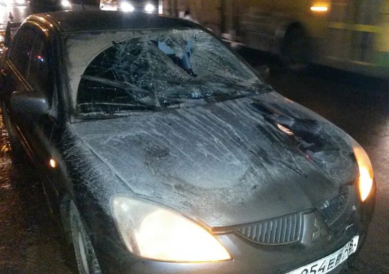 Водитель mitsubishi. Водитель mitsubishi