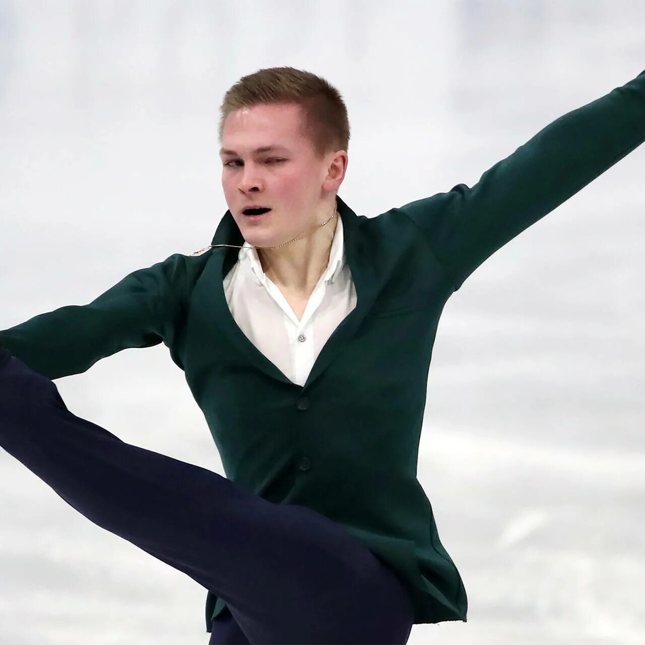 Фигуристы имена. Юдзуру ханю бауэр. Камила валиева фигурное катание. Фигуристы имена. Валера рогонов.