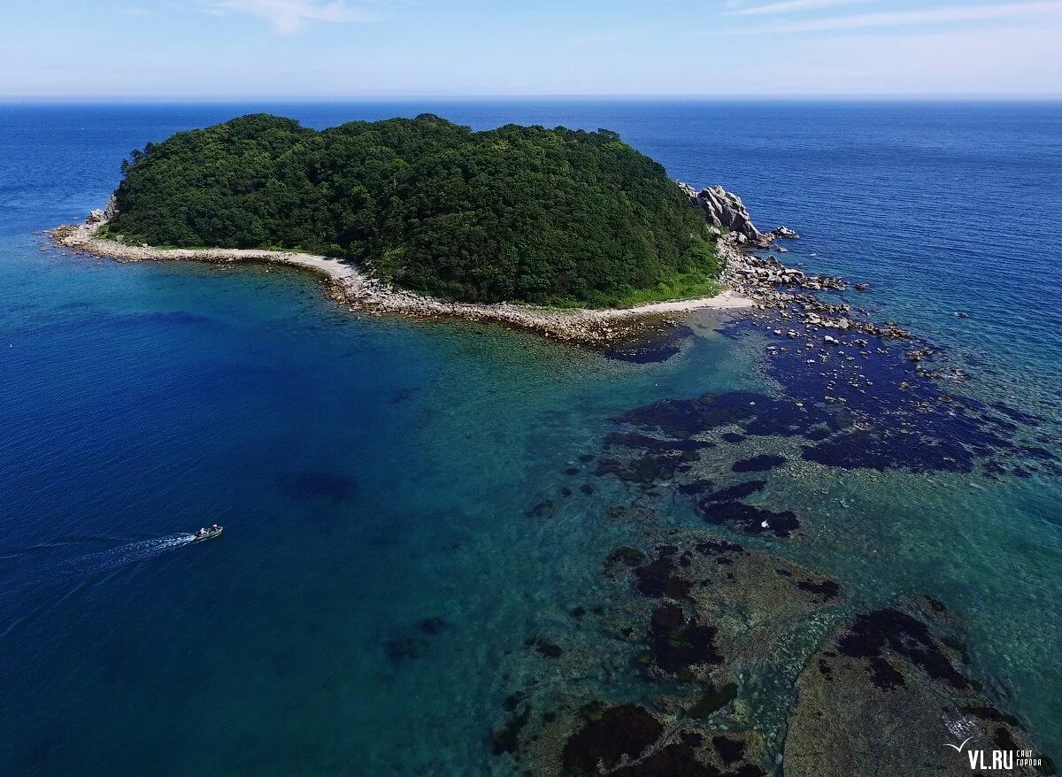 географическое положение охотского моря. карта сахалин охотское море. охотское и японское море на карте. охотское море на карте полушарий. сахалин и курильские острова на карте россии.