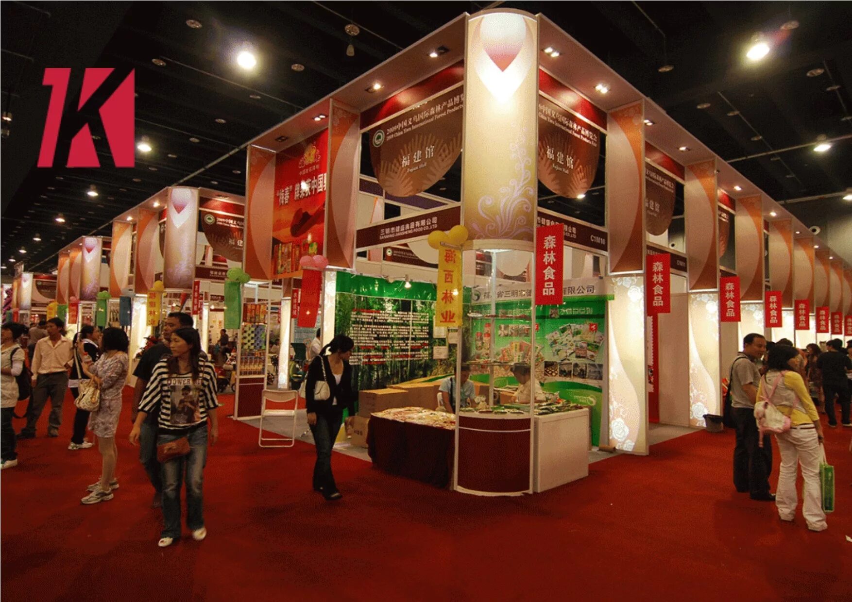 Выставки в тц. Выставочный комплекс дизайн. Фотовыставки в трц. Выставки в тц. Выставка картин в торговом центре.