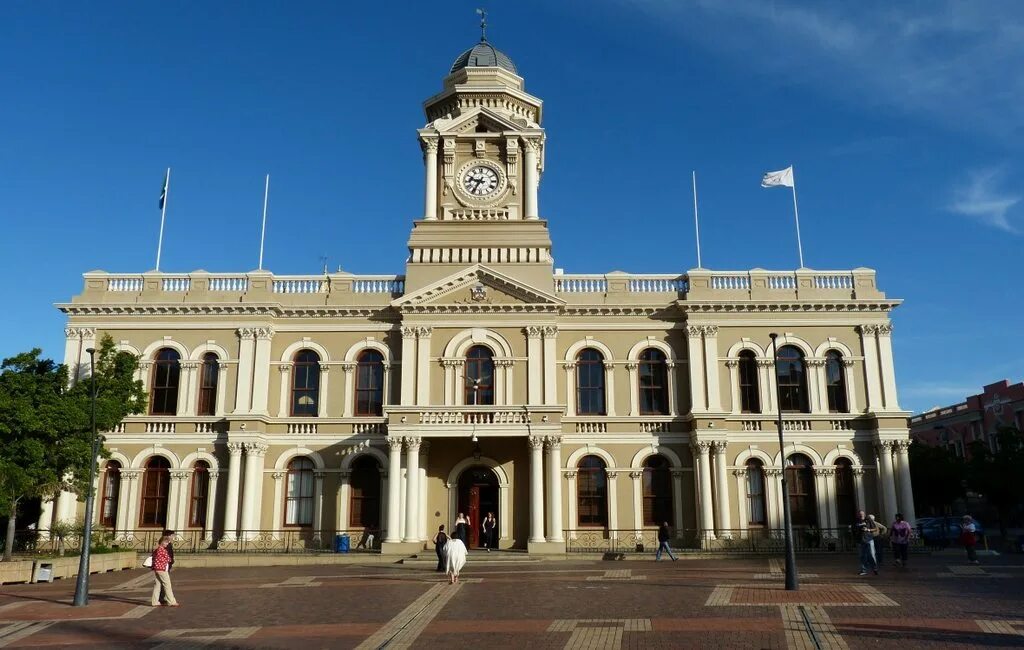 Town hall. Таун холл ливерпуль. Город биркенхед. Town hall london. A town hall.