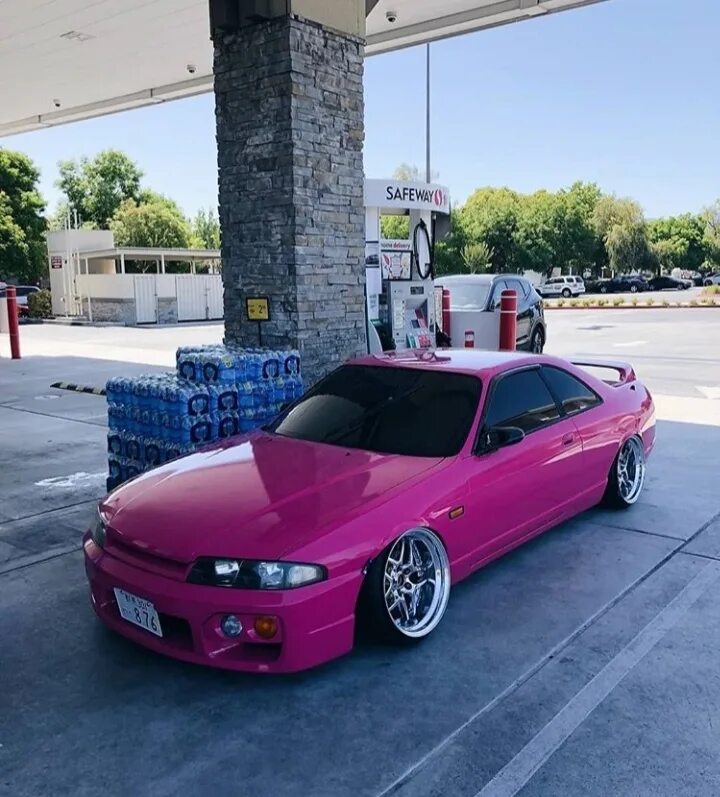 Nissan skyline r33. Фиолетовая салфетка. Фиолетовый 33. Купить материал из кожзаменителя сиреневый цвет. Charlie 33 велюр.