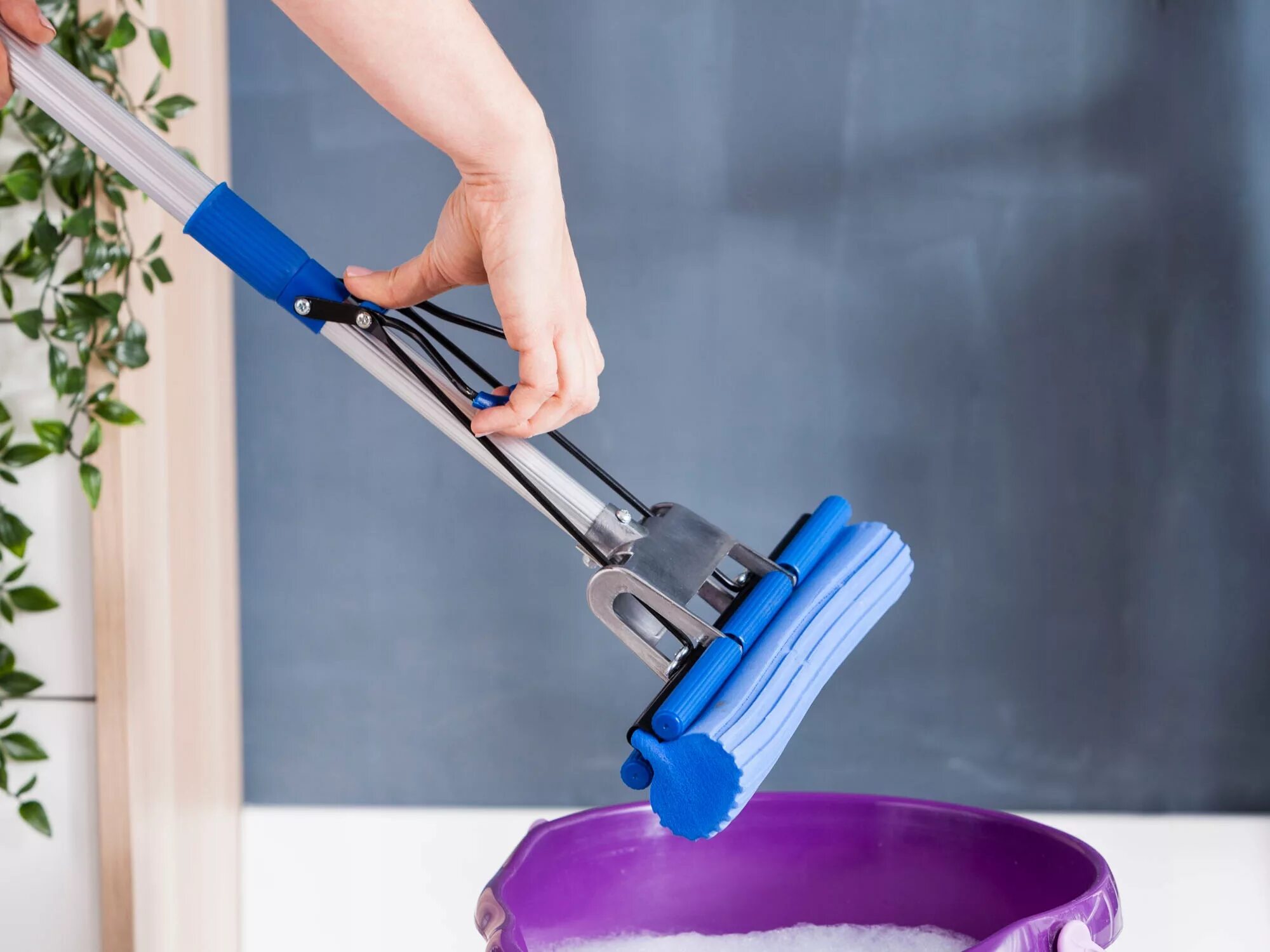 Швабра для уборки. Как мыть полы шваброй. Помыть полы. Швабра. Как мыть полы шваброй.