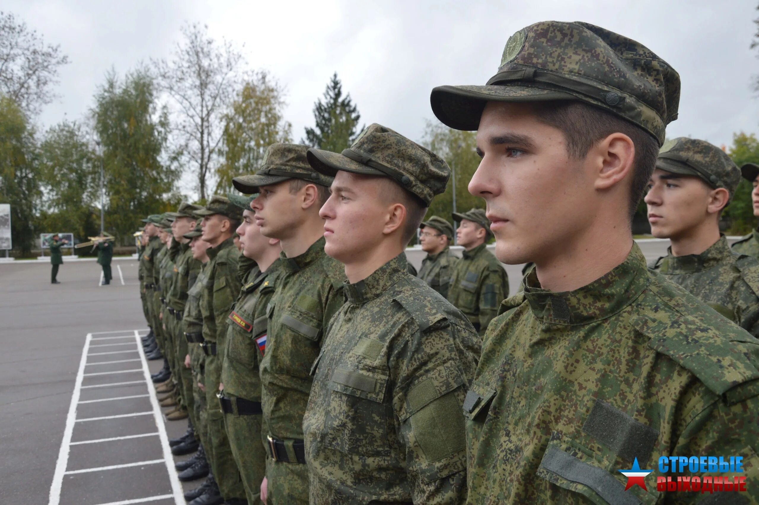 солдат срочной службы. солдат срочной службы. служба в выходные военнослужащие. служба в выходные военнослужащие. военная полиция вс рф.
