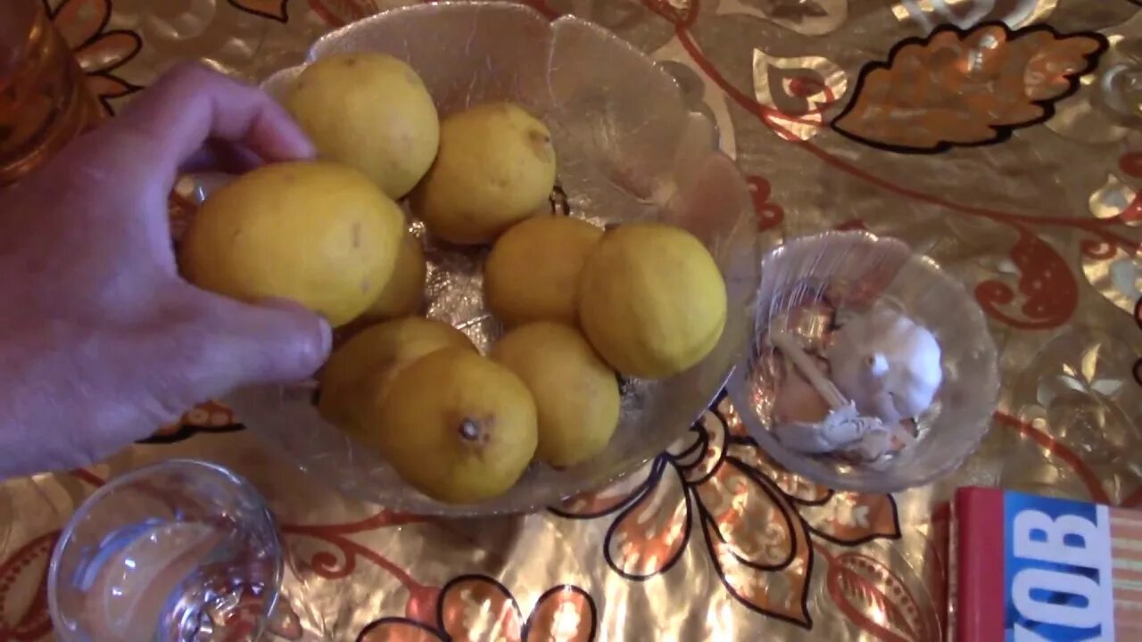 Чистка маслом и лимонным. Чистка печени лимонным соком и оливковым маслом. восстановление печени лимонным соком. чистка печени лимоном и маслом. оливковое масло для печени.