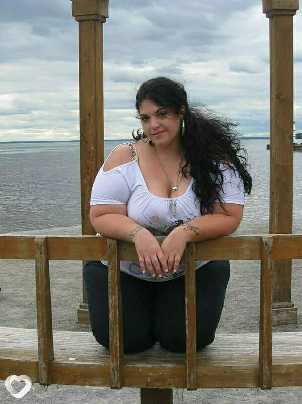 Sarah rae в бра. Толстушки краснодара. Толстые девушки фото. Толстые девушки для встреч. Ищу полную девочку.