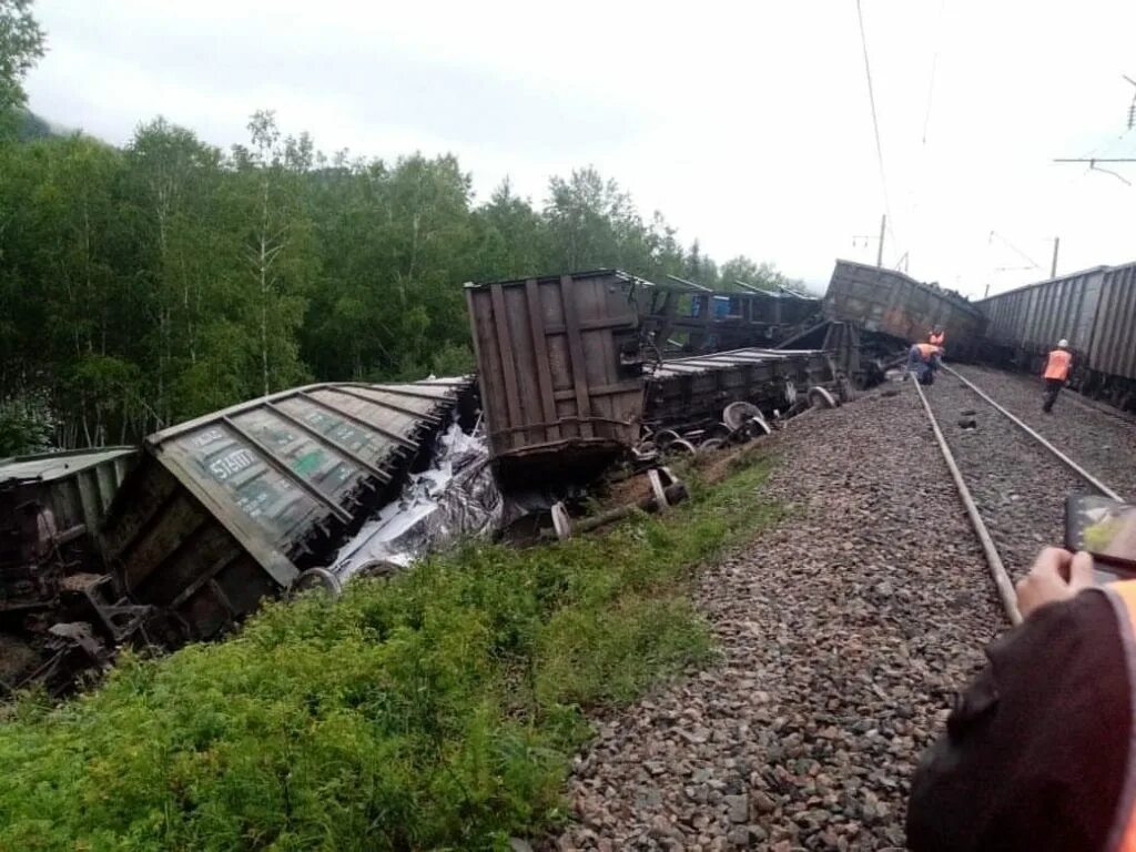 Железная дорога сейчас. Сход 34 вагонов ЗАБЖД. Забайкальская железная дорога сход вагонов 2021. Сход вагонов в Забайкалье. Забайкальский край сход вагонов.