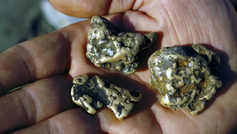 В каком году нашли первое золото. История открытия золота. Золото металл с древности. Золото химический элемент. История открытия драгоценных металлов.