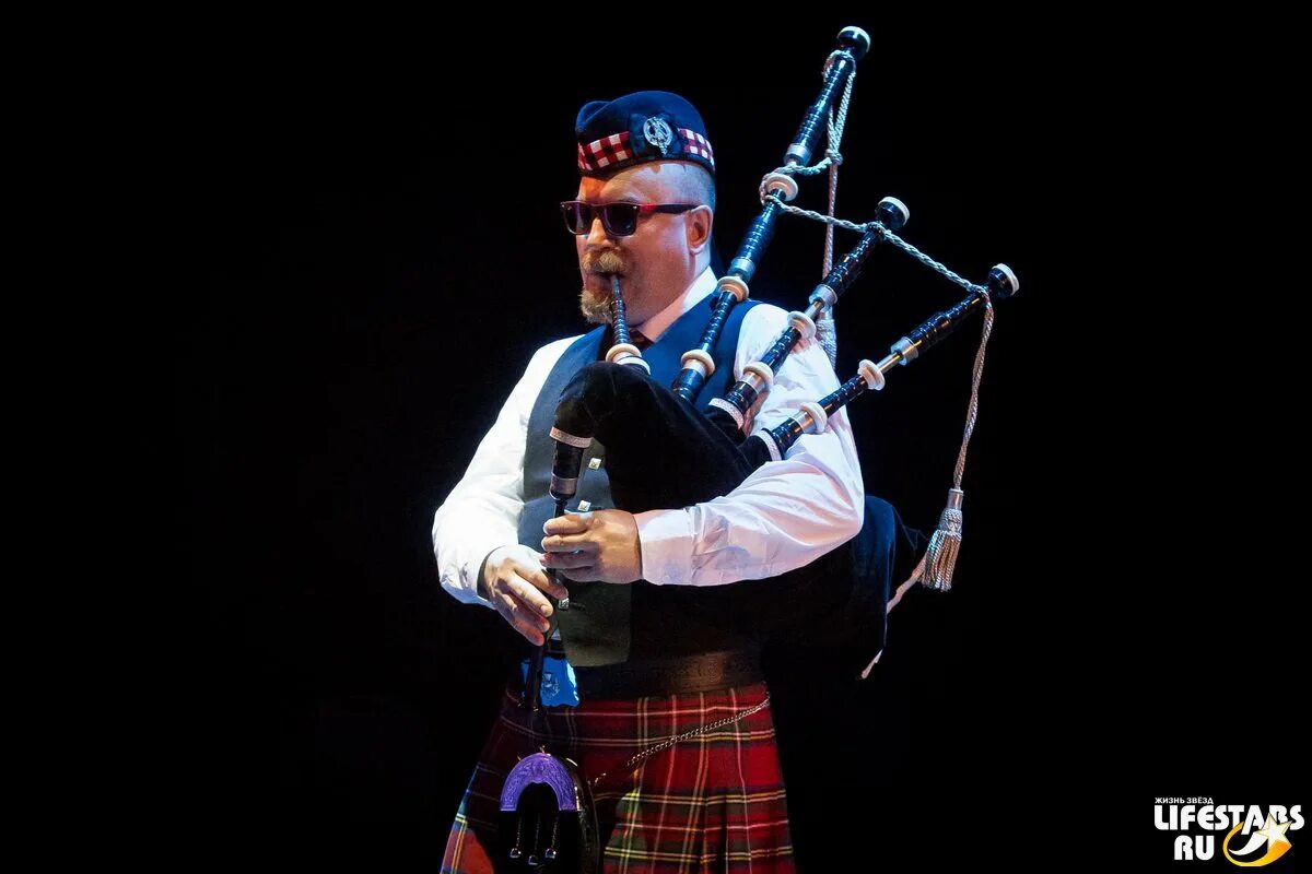 Оркестр волынщиков. Оркестр волынщиков москвы. дэвид джонстон волынщик.