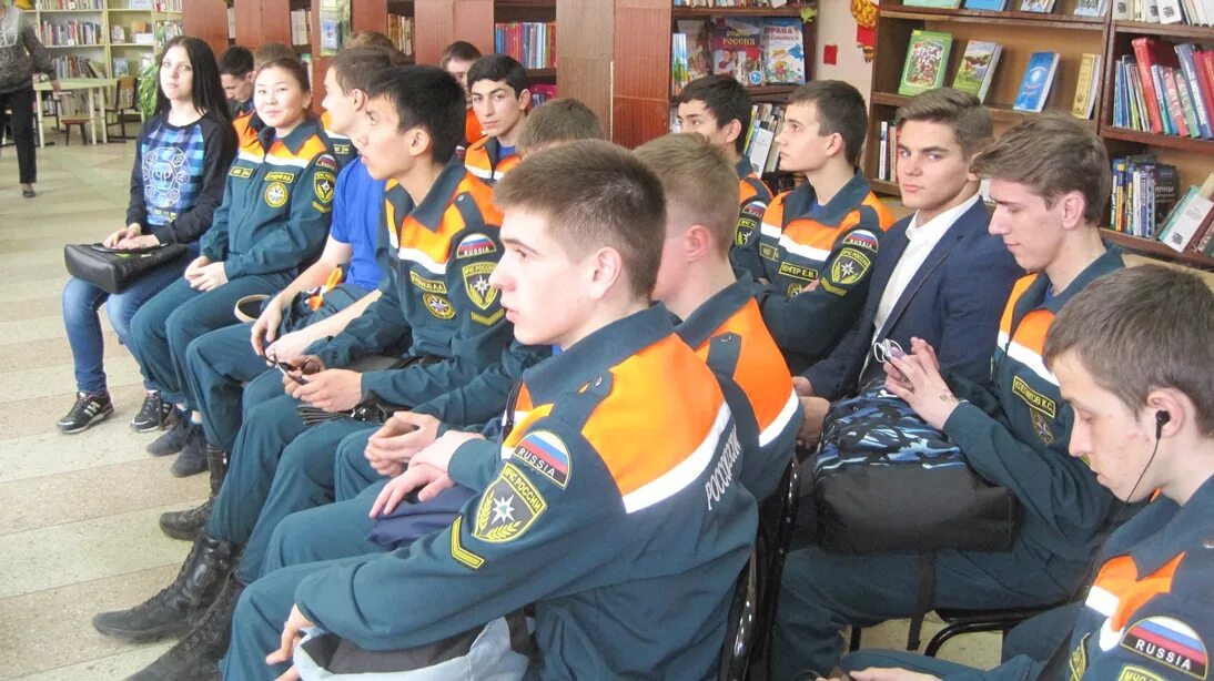 Киу колледж специальности после 9. Казанский инновационный университет набережные челны. Нгпу набережные челны колледж. Киу им. Колледж казанского инновационного университета.