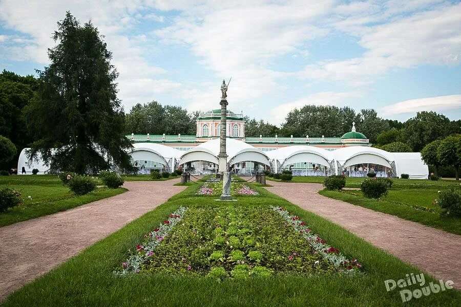 Ренессанс Кусково. Версаль Кусково. Парк Кусково шатер. Кафе в усадьбе Кусково. Московский версаль