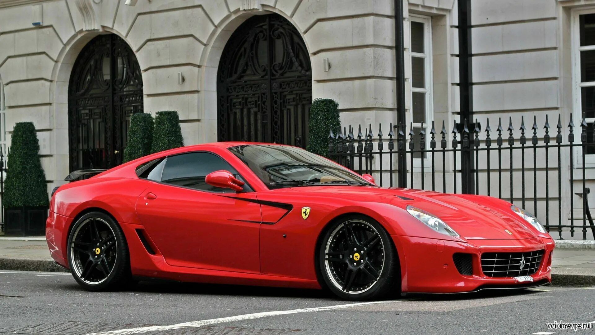Красные машины фото. Ferrari 599 GTB Fiorano красный. Феррари 599 GTB красная. Ferrari Novitec Red. Ferrari f412.