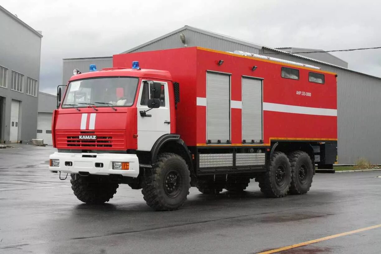 Пожарный автомобиль пнс. ПНС 100 КАМАЗ 43118. Пожарный автомобиль насосно-рукавный (АНР). Пожарная машина ПНС КАМАЗ 43118. АНР КАМАЗ 43118.