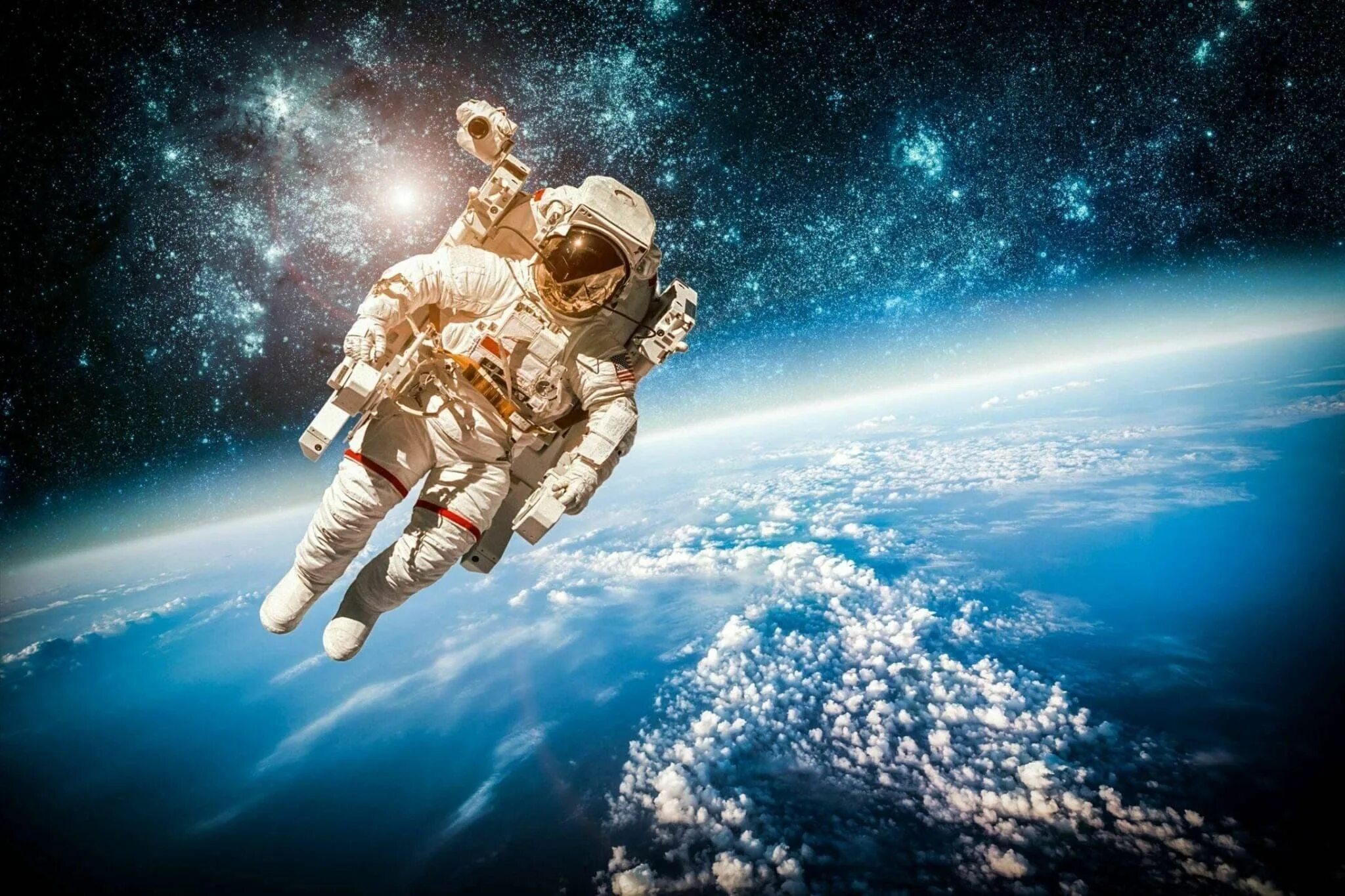 Люди мечтают о космосе. Космонавт в космосе. Покорение космоса. День космонавтики. 12 Апреля день космонавтики.