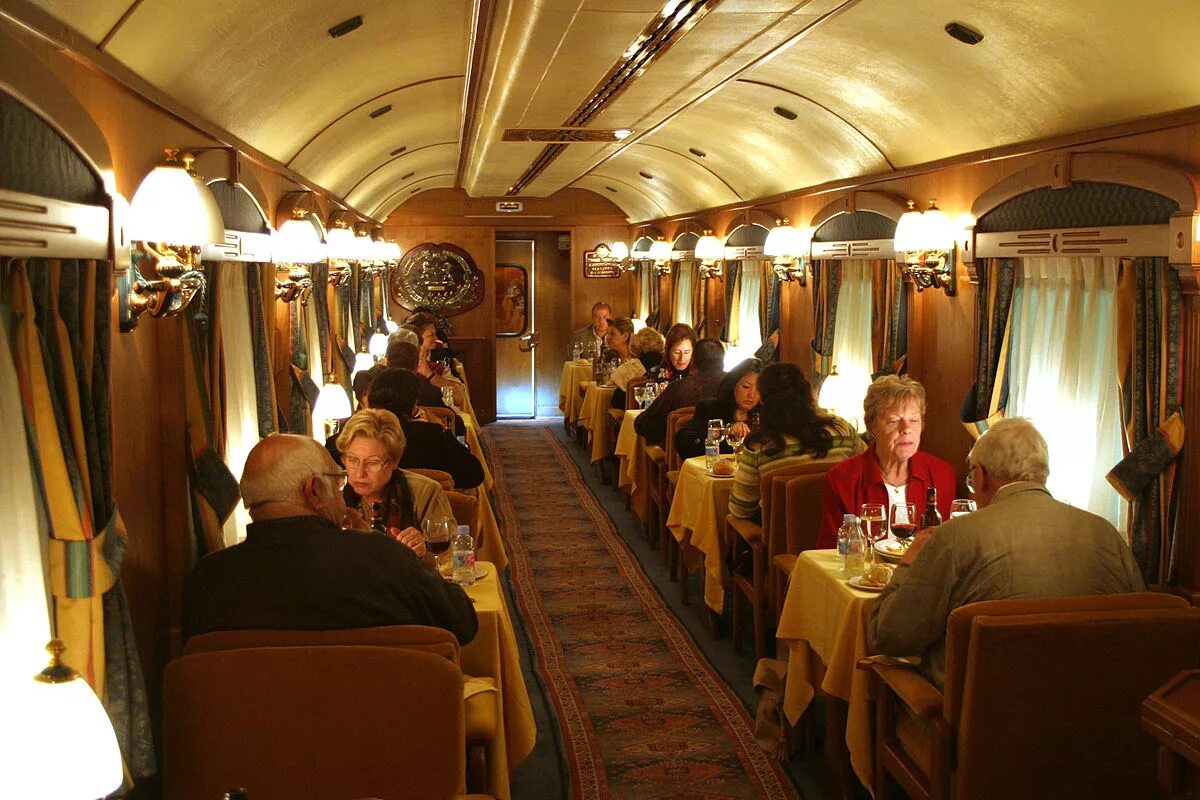 Venice simplon-orient-express восточный экспресс. Поезд золотой орёл транссибирский экспресс. Поезд eastern & oriental express. Belmond grand hibernian поезд класса люкс. Rovos rail поезд.