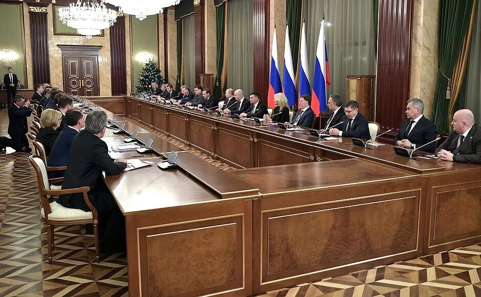 Правительство находится в каком городе
